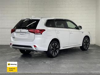 2017 Mitsubishi OUTLANDER - Thumbnail