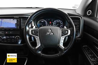 2015 Mitsubishi OUTLANDER - Thumbnail