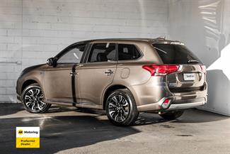 2015 Mitsubishi OUTLANDER - Thumbnail