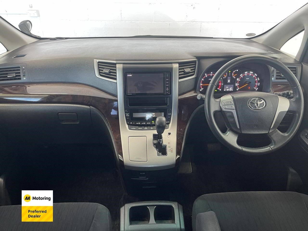 2012 Toyota Vellfire