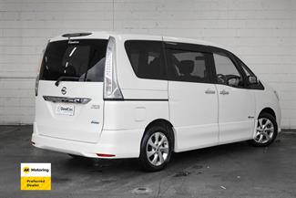 2013 Nissan Serena - Thumbnail