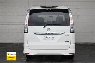 2013 Nissan Serena - Thumbnail