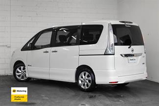 2013 Nissan Serena - Thumbnail