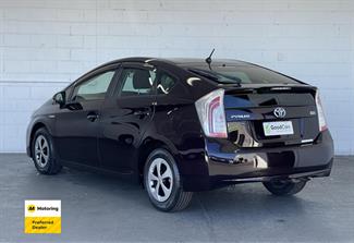 2013 Toyota PRIUS - Thumbnail