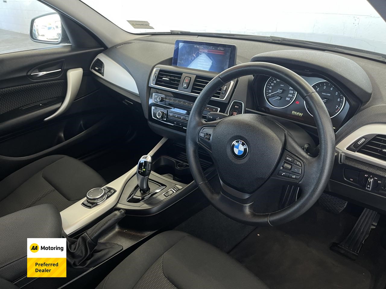 2015 BMW 118i