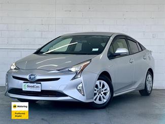 2016 Toyota PRIUS - Thumbnail