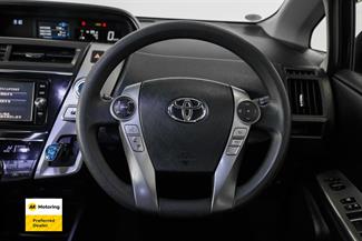 2016 Toyota PRIUS - Thumbnail